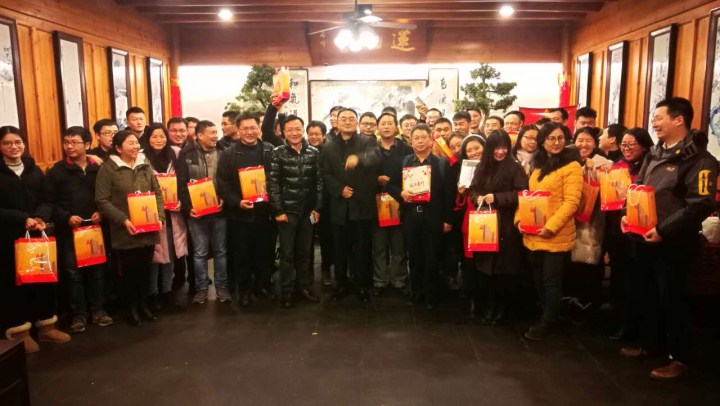 2-收到趙振元同志的慰問，欣喜寫在現(xiàn)場每一位工作人員的臉上.jpg