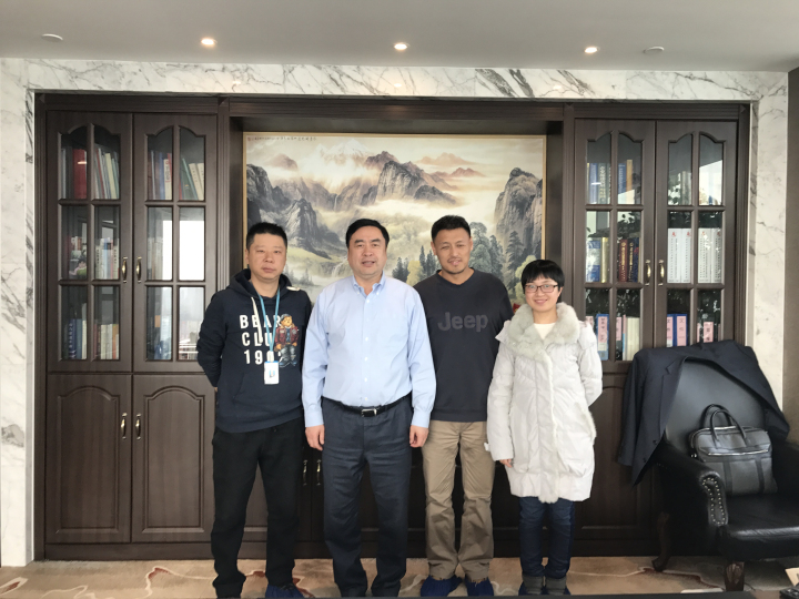 6-趙振元同志和新疆分院張松濤、總包公司房弢、潘柯樾親切合影.jpg