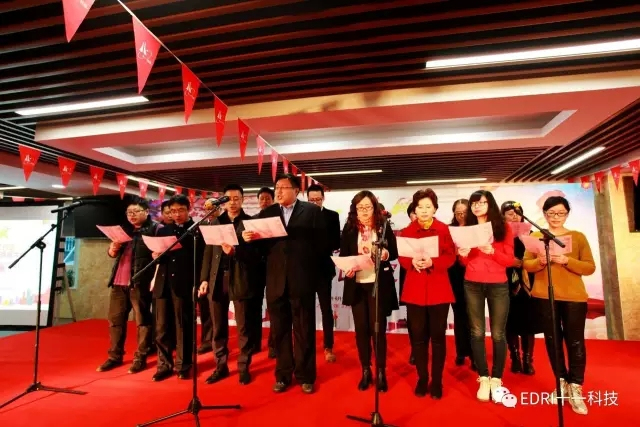 11-工總一院、工總二院共同詩(shī)朗誦《紅旗飄飄》.webp.jpg