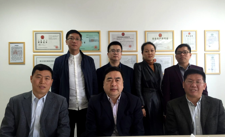 3-趙振元同志與南通分院周安舉、賀奎田、趙宇、郭明偉、于海燕、唐鋒等同志親切合影.jpg