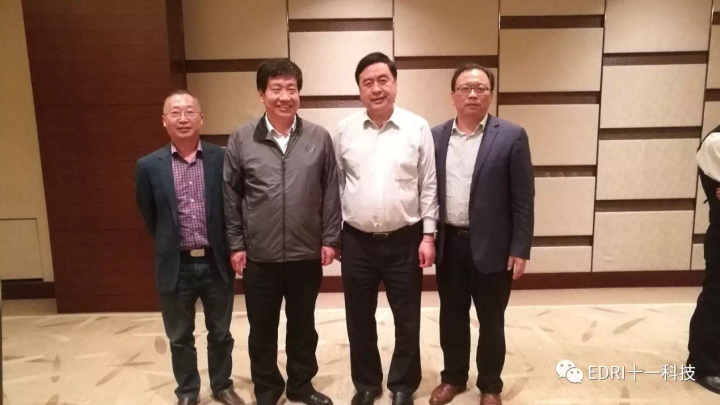 3-趙振元同志與劉濟(jì)東、樊后檐、王明云同志親切合影.jpg