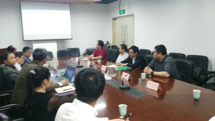 2-李天山向趙振元，白焰匯報北京分院發(fā)展思路.jpg