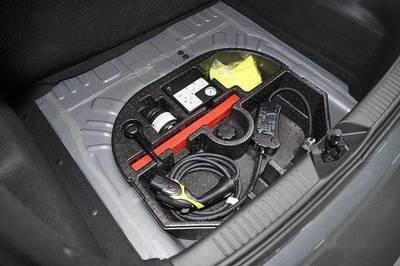 云度π3 E-Shock曜越版震撼上市，補(bǔ)貼后11.98萬元，引領(lǐng)小型電動(dòng)SUV新風(fēng)尚